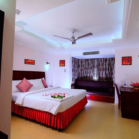 Sps Kings Way Otel Thiruvananthapuram Dış mekan fotoğraf